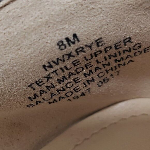 Nine West Women's Silver Flats, Size 8M - Picture 3 of 9